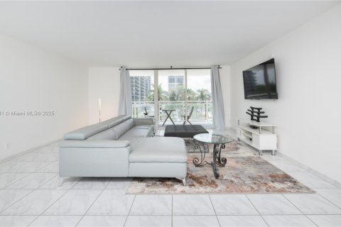 Copropriété à vendre à Hallandale Beach, Floride: 3 chambres, 172.43 m2 № 1797732 - photo 5