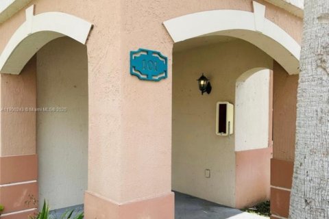 Condo in Homestead, Florida, 3 bedrooms  № 2015900 - photo 2