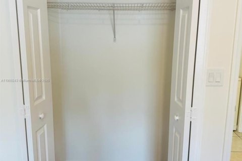 Condo in Homestead, Florida, 3 bedrooms  № 2015900 - photo 27