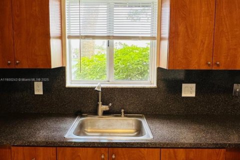 Condo in Homestead, Florida, 3 bedrooms  № 2015900 - photo 12