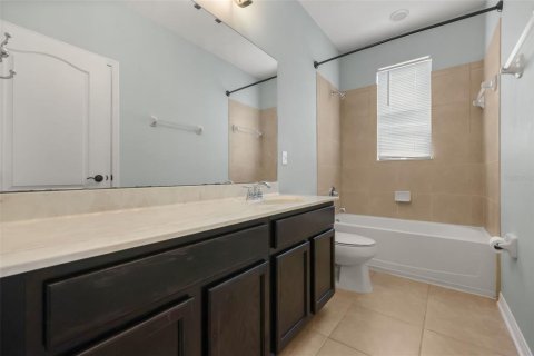 House in Sanford, Florida 6 bedrooms, 350.61 sq.m. № 2215863 - photo 28