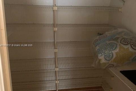 Condo in Hallandale Beach, Florida, 2 bedrooms  № 1780075 - photo 19