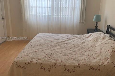 Condo in Hallandale Beach, Florida, 2 bedrooms  № 1780075 - photo 15