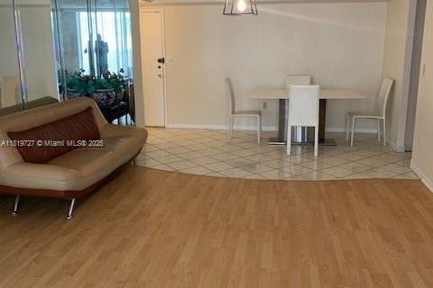 Condo in Hallandale Beach, Florida, 2 bedrooms  № 1780075 - photo 13