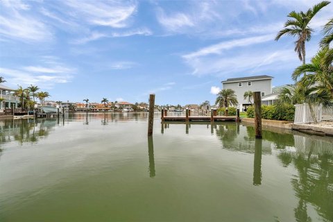 Villa ou maison à vendre à Redington Shores, Floride: 3 chambres, 233.74 m2 № 1523956 - photo 23