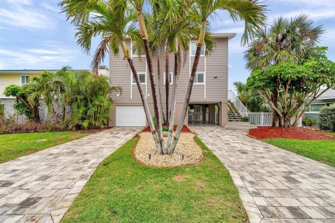 Villa ou maison à vendre à Redington Shores, Floride: 3 chambres, 233.74 m2 № 1523956 - photo 5