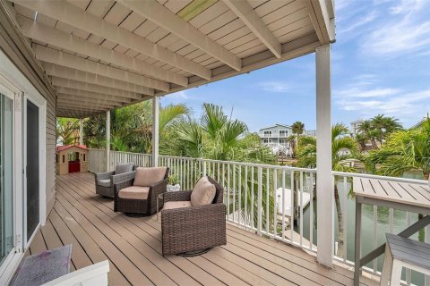 Villa ou maison à vendre à Redington Shores, Floride: 3 chambres, 233.74 m2 № 1523956 - photo 28