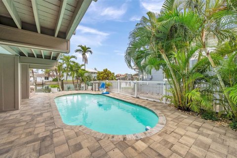 Villa ou maison à vendre à Redington Shores, Floride: 3 chambres, 233.74 m2 № 1523956 - photo 7