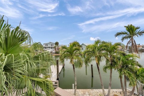 Villa ou maison à vendre à Redington Shores, Floride: 3 chambres, 233.74 m2 № 1523956 - photo 30