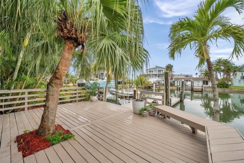 Villa ou maison à vendre à Redington Shores, Floride: 3 chambres, 233.74 m2 № 1523956 - photo 16