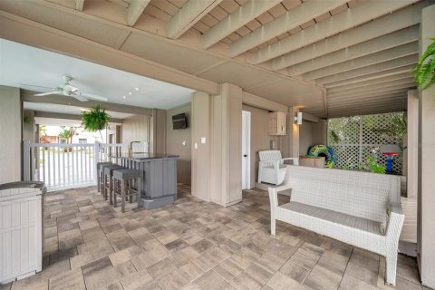 Villa ou maison à vendre à Redington Shores, Floride: 3 chambres, 233.74 m2 № 1523956 - photo 15