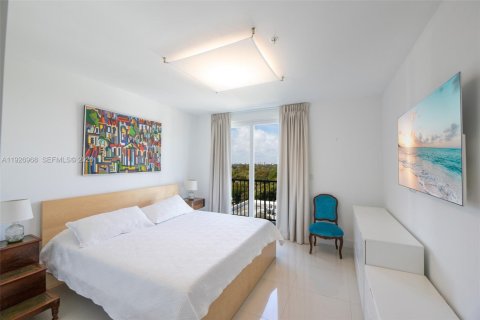 Condo in Miami, Florida, 2 bedrooms  № 2038685 - photo 8