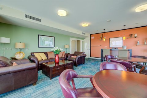 Condo in Miami, Florida, 2 bedrooms  № 2038685 - photo 21