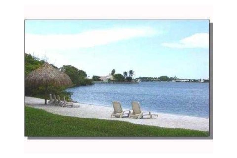 Condo in Hypoluxo, Florida, 2 bedrooms  № 1159502 - photo 1