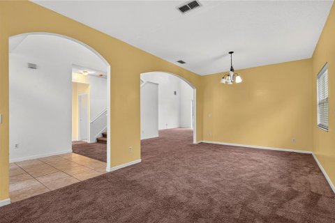 House in Kissimmee, Florida 4 bedrooms, 234.86 sq.m. № 2410657 - photo 9