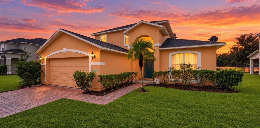 House in Kissimmee, Florida 4 bedrooms, 234.86 sq.m. № 2410657