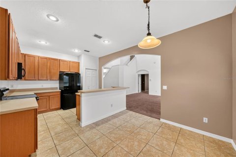 House in Kissimmee, Florida 4 bedrooms, 234.86 sq.m. № 2410657 - photo 22