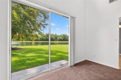 House in Kissimmee, Florida 4 bedrooms, 234.86 sq.m. № 2410657 - photo 18