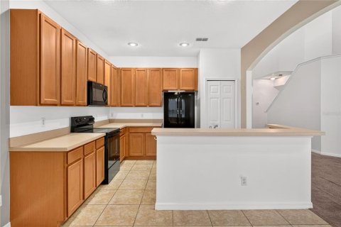 House in Kissimmee, Florida 4 bedrooms, 234.86 sq.m. № 2410657 - photo 21