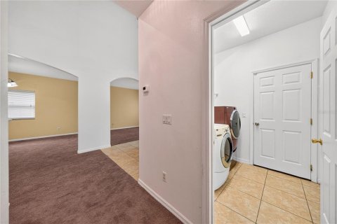 House in Kissimmee, Florida 4 bedrooms, 234.86 sq.m. № 2410657 - photo 8