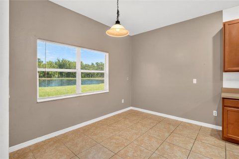 House in Kissimmee, Florida 4 bedrooms, 234.86 sq.m. № 2410657 - photo 19