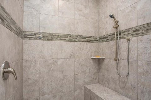 House in Edgewater, Florida 3 bedrooms, 189.89 sq.m. № 1543449 - photo 14
