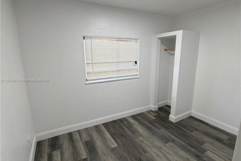 Снять в аренду виллу или дом в Дирфилд-Бич, Флорида 1 спальня, 264.68м2, № 1976040 - фото 5