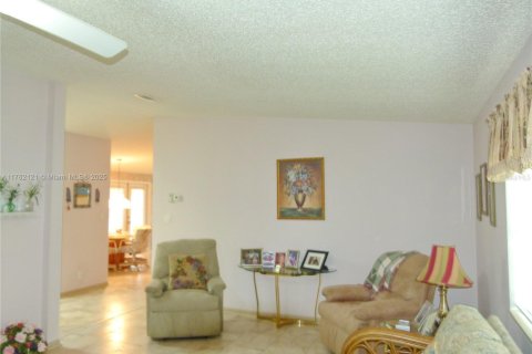 Casa en venta en Okeechobee, Florida, 3 dormitorios, 156.08 m2 № 1693192 - foto 16
