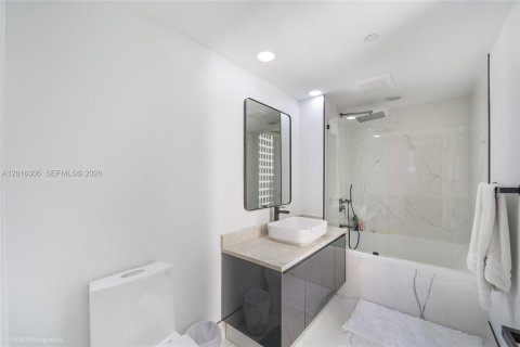 Copropriété à louer à Miami, Floride: 2 chambres, 100.89 m2 № 2192257 - photo 9