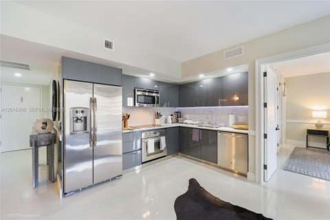 Copropriété à louer à Miami, Floride: 2 chambres, 100.89 m2 № 2192257 - photo 4