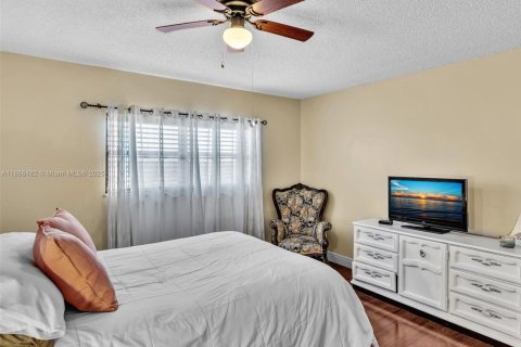 Copropriété à vendre à Miami, Floride: 2 chambres, 136.57 m2 № 1942318 - photo 28