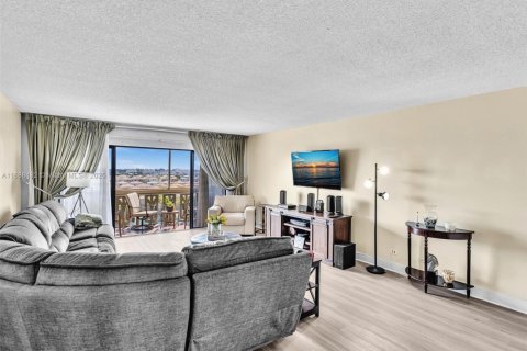 Copropriété à vendre à Miami, Floride: 2 chambres, 136.57 m2 № 1942318 - photo 8