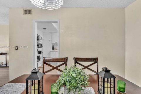 Copropriété à vendre à Miami, Floride: 2 chambres, 136.57 m2 № 1942318 - photo 21
