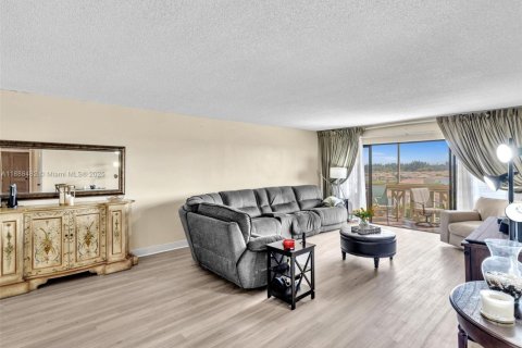 Copropriété à vendre à Miami, Floride: 2 chambres, 136.57 m2 № 1942318 - photo 5