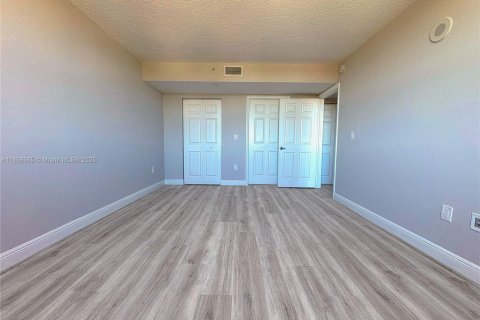 Condominio en alquiler en Miami, Florida, 2 dormitorios, 97.73 m2 № 1888042 - foto 6