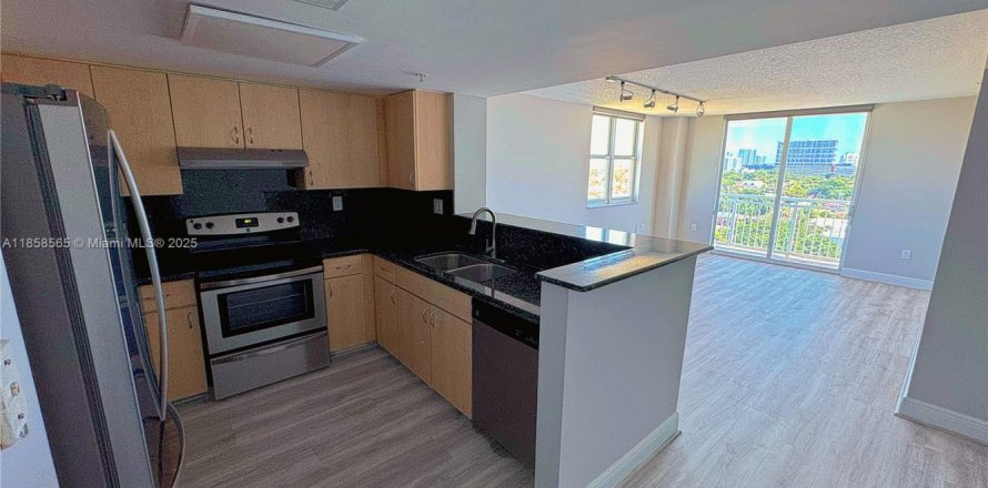 Condominio en Miami, Florida, 2 dormitorios № 1888042