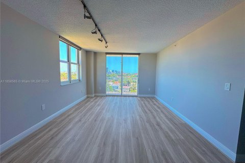 Condominio en alquiler en Miami, Florida, 2 dormitorios, 97.73 m2 № 1888042 - foto 5