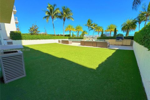Condominio en alquiler en Miami, Florida, 2 dormitorios, 97.73 m2 № 1888042 - foto 13