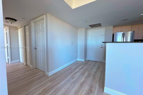 Condominio en alquiler en Miami, Florida, 2 dormitorios, 97.73 m2 № 1888042 - foto 12