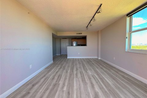 Condominio en alquiler en Miami, Florida, 2 dormitorios, 97.73 m2 № 1888042 - foto 3