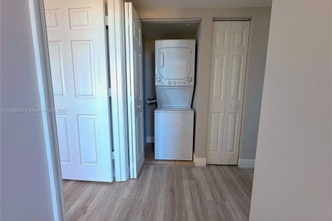 Condominio en alquiler en Miami, Florida, 2 dormitorios, 97.73 m2 № 1888042 - foto 8