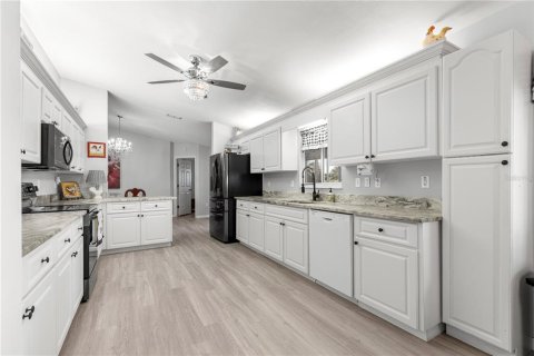 House in Summerfield, Florida 2 bedrooms, 148.92 sq.m. № 1881429 - photo 20