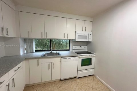 Купить кондоминиум в Санни-Айлс-Бич, Флорида 2 спальни, 83.05м2, № 1029211 - фото 7