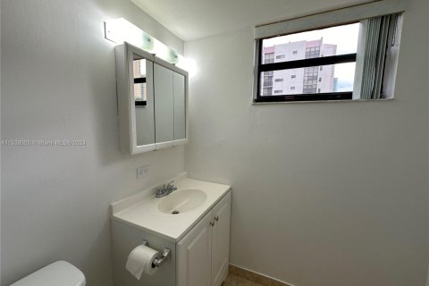 Купить кондоминиум в Санни-Айлс-Бич, Флорида 2 спальни, 83.05м2, № 1029211 - фото 14