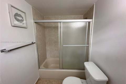 Купить кондоминиум в Санни-Айлс-Бич, Флорида 2 спальни, 83.05м2, № 1029211 - фото 15