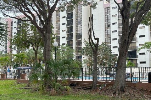 Купить кондоминиум в Санни-Айлс-Бич, Флорида 2 спальни, 83.05м2, № 1029211 - фото 2