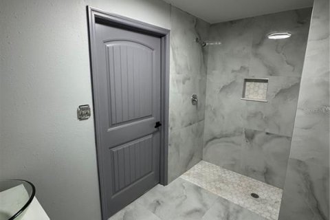 Propiedad comercial en venta en Tampa, Florida, 241.55 m2 № 2321781 - foto 18