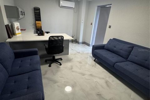 Propiedad comercial en venta en Tampa, Florida, 241.55 m2 № 2321781 - foto 15