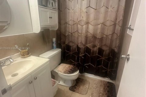 Copropriété à vendre à Hollywood, Floride: 2 chambres № 1985478 - photo 16