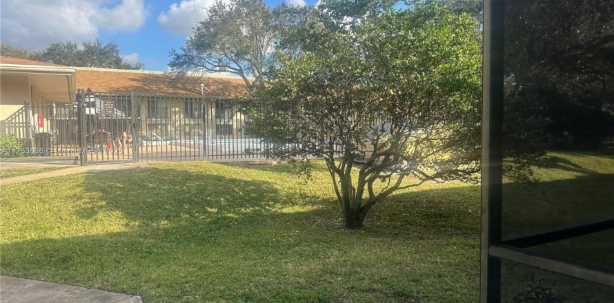 Condo à Hollywood, Floride, 2 chambres № 1985478